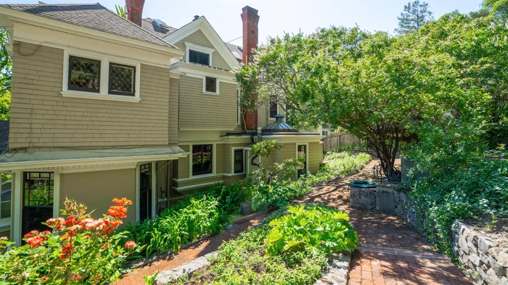 27 Quarry Rd, San Rafael, CA 94901