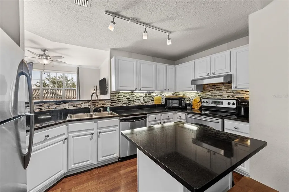 501 Knights Run Ave, Tampa, FL 33602