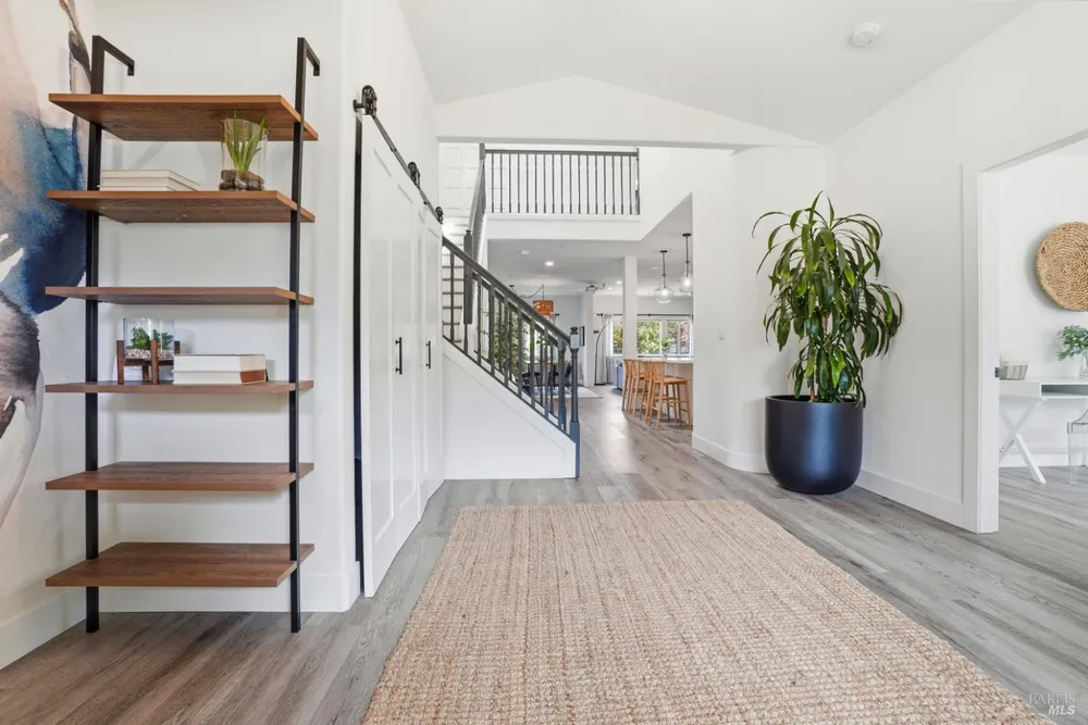 312 Corrillo Dr, San Rafael, CA 94903