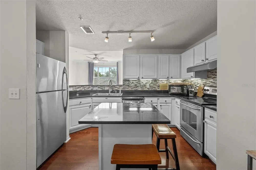 501 Knights Run Ave, Tampa, FL 33602