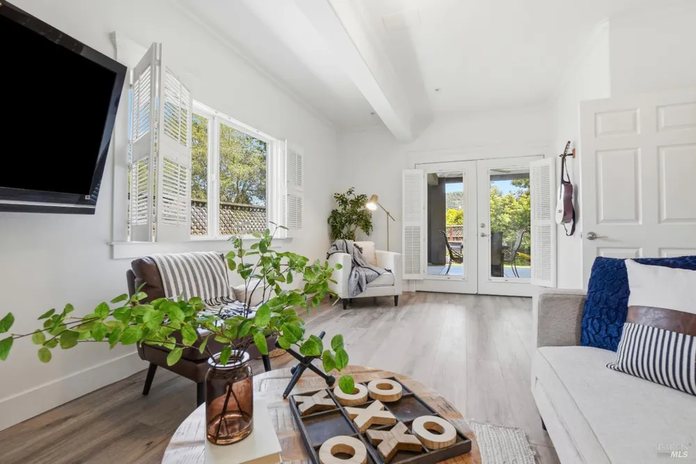 312 Corrillo Dr, San Rafael, CA 94903