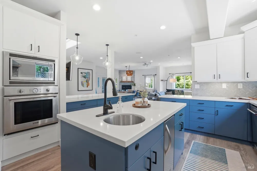 312 Corrillo Dr, San Rafael, CA 94903