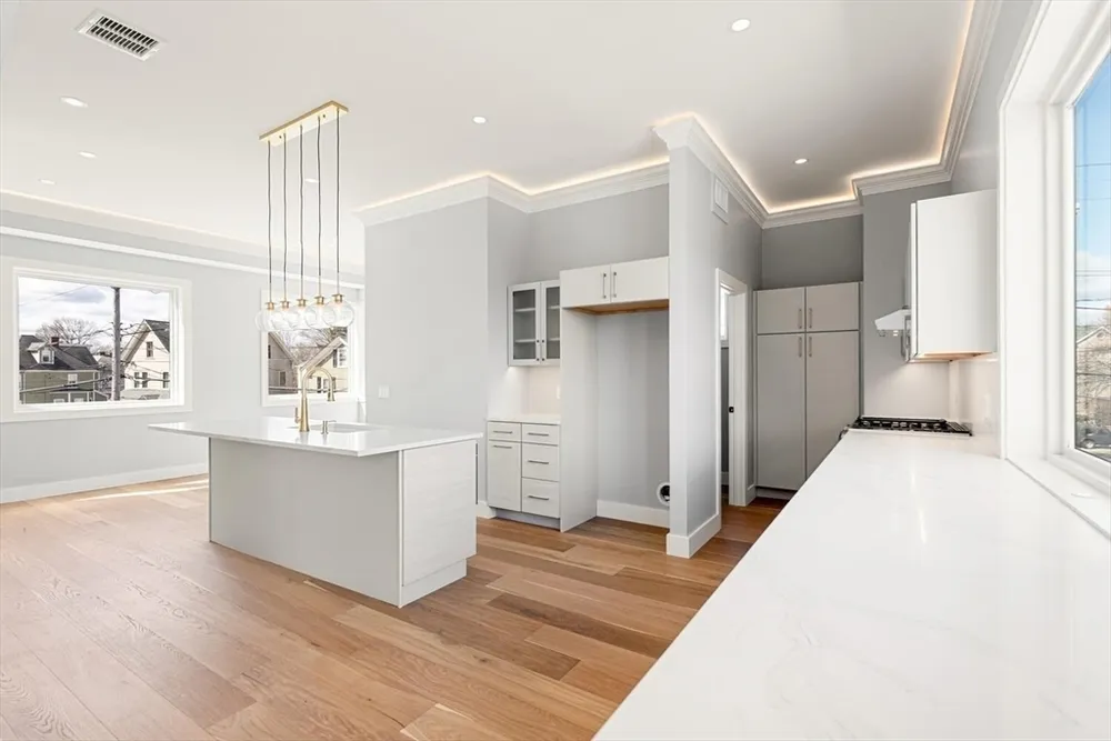 308 Newton St, Waltham, MA 02453