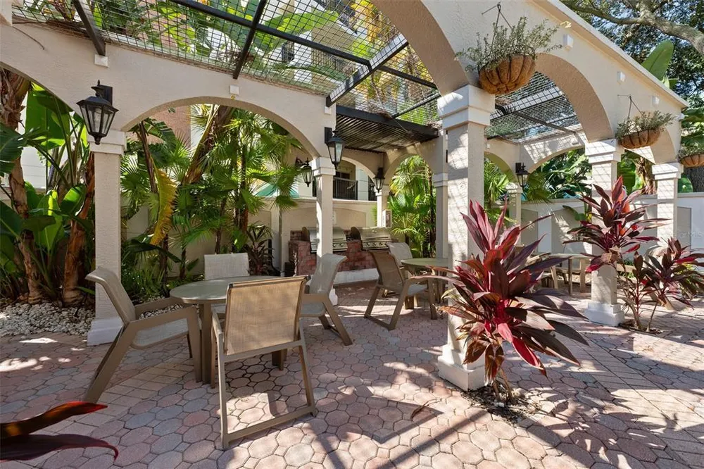 501 Knights Run Ave, Tampa, FL 33602