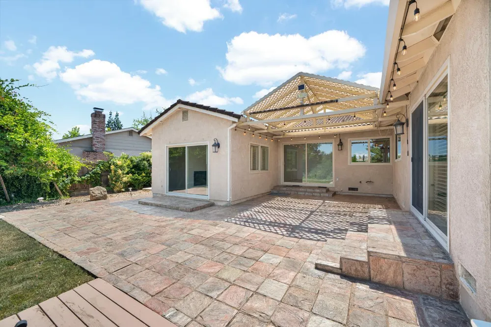 134 Canyon Rim Dr, Folsom, CA 95630