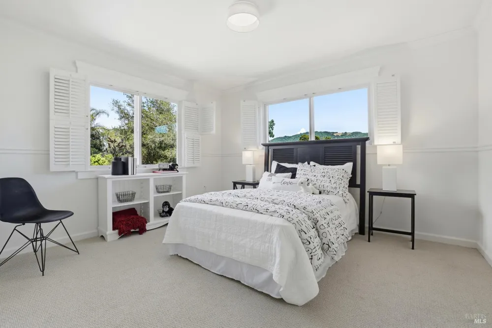 312 Corrillo Dr, San Rafael, CA 94903