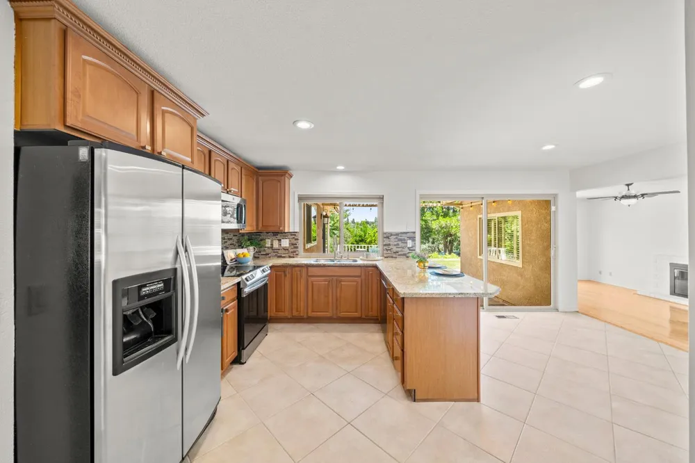 134 Canyon Rim Dr, Folsom, CA 95630