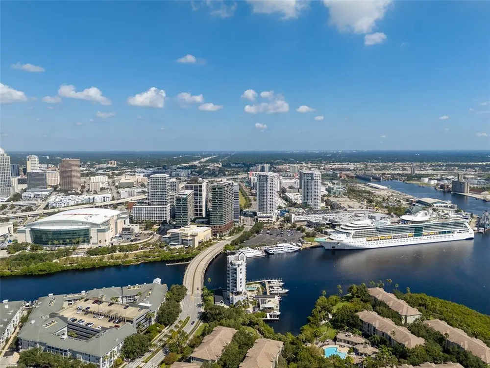 501 Knights Run Ave, Tampa, FL 33602