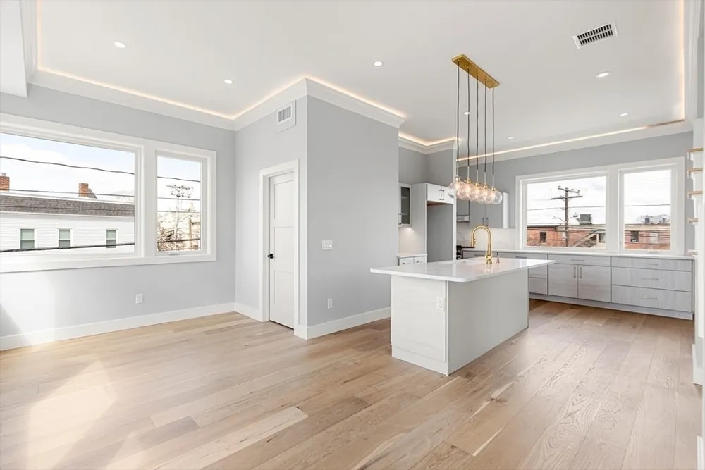 308 Newton St, Waltham, MA 02453