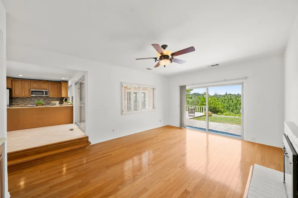 134 Canyon Rim Dr, Folsom, CA 95630