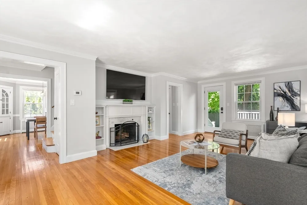 136 Alexander Ave, Belmont, MA 02478