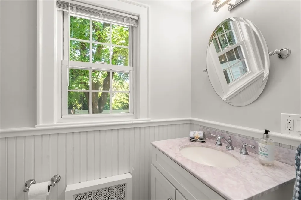 136 Alexander Ave, Belmont, MA 02478