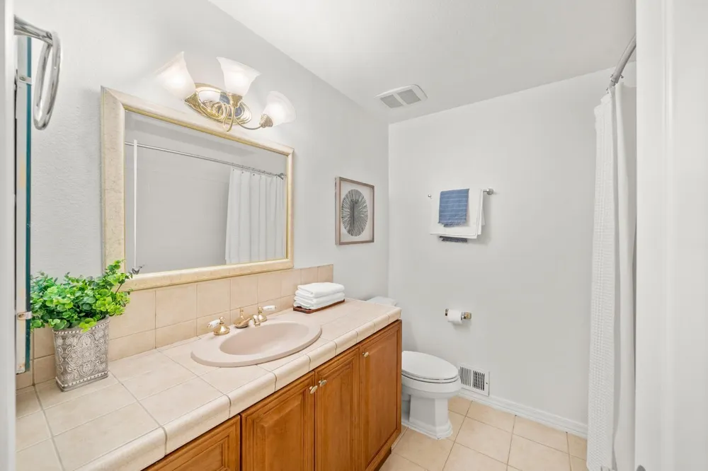 134 Canyon Rim Dr, Folsom, CA 95630