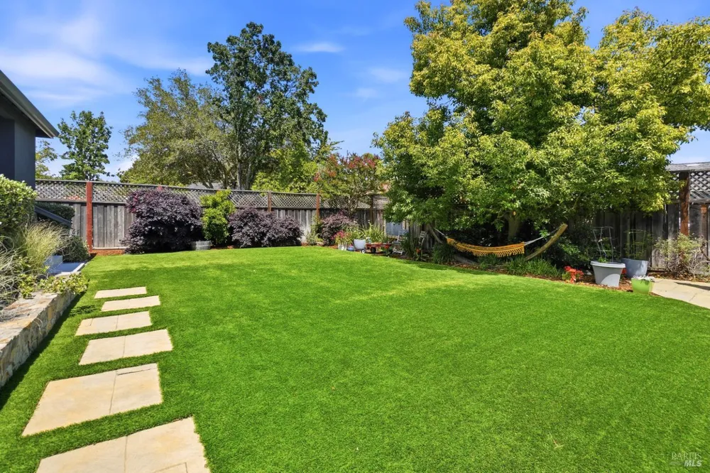 312 Corrillo Dr, San Rafael, CA 94903