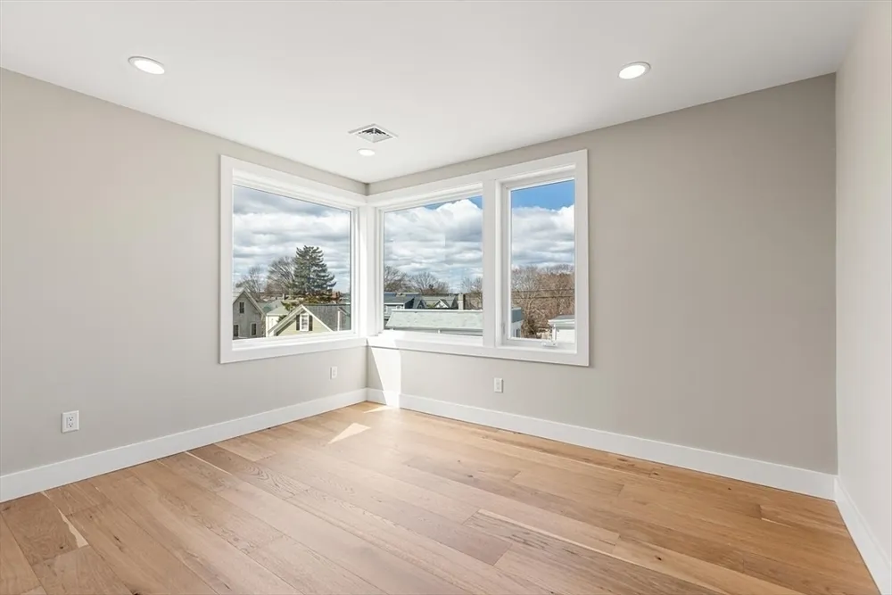 308 Newton St, Waltham, MA 02453