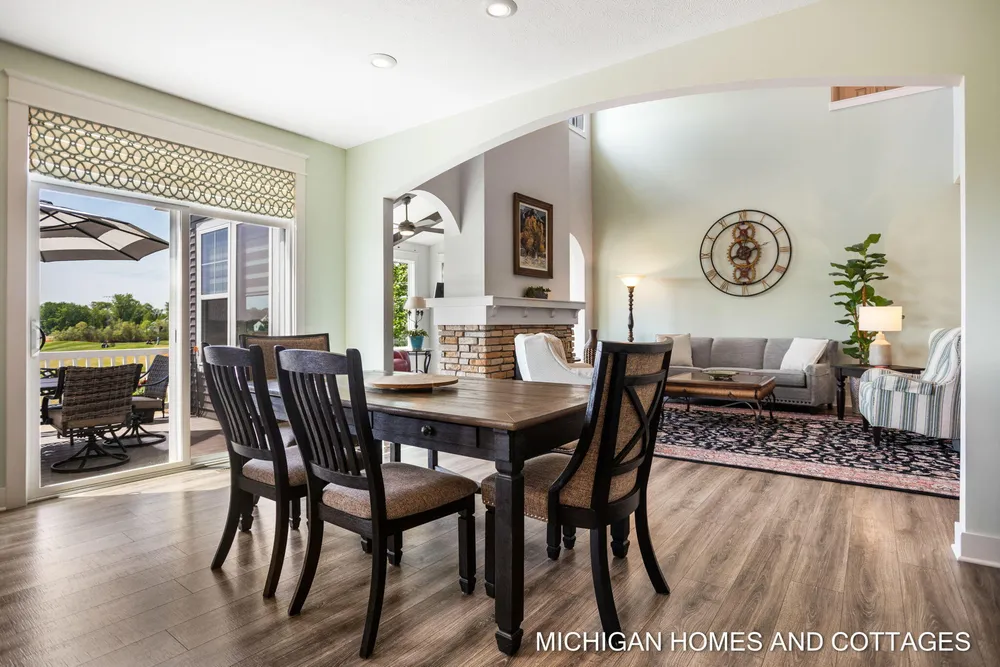 4401 Grand Pt, Holland, MI 49424