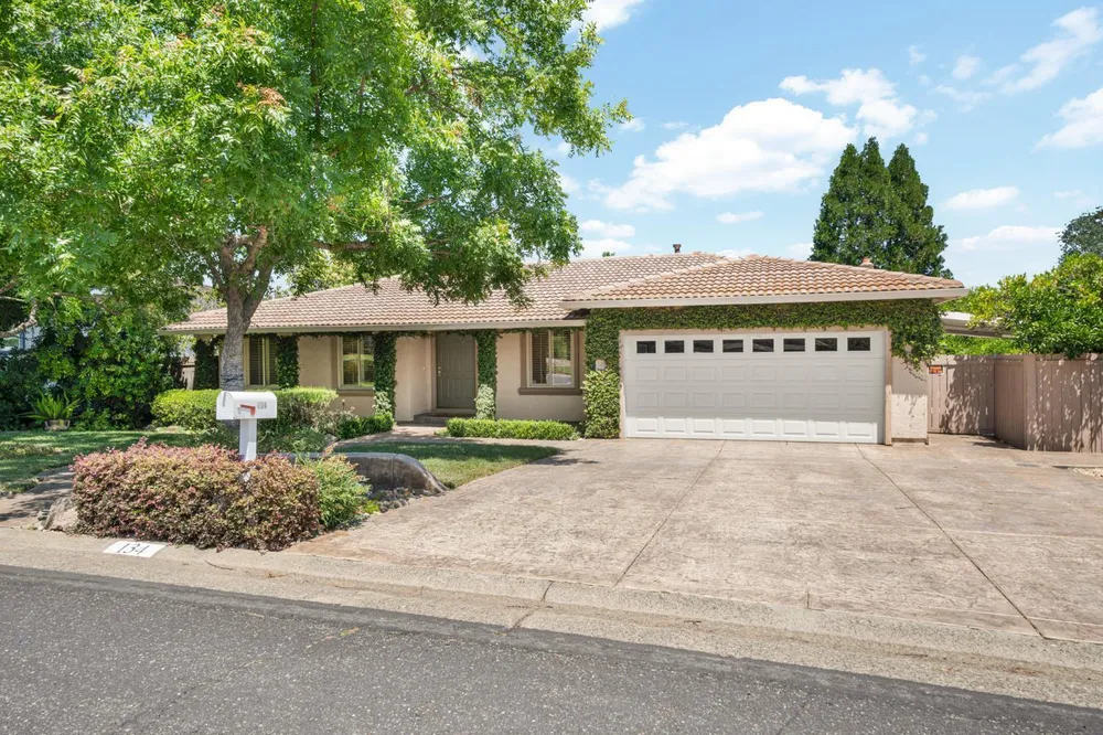 134 Canyon Rim Dr, Folsom, CA 95630