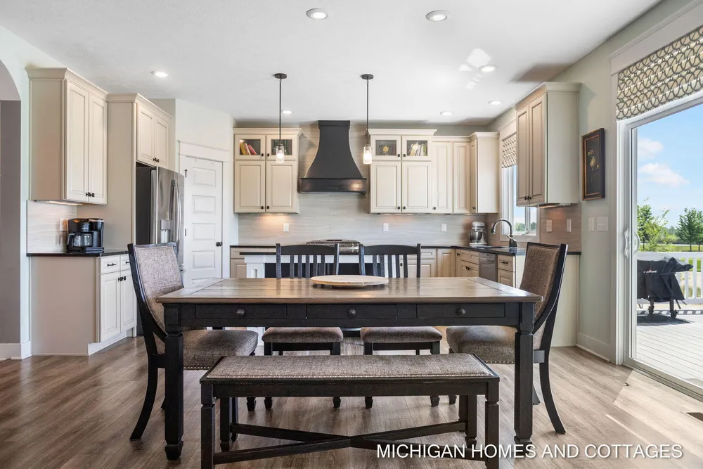 4401 Grand Pt, Holland, MI 49424