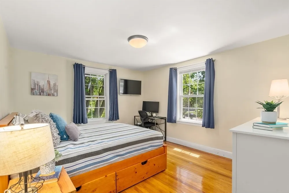 136 Alexander Ave, Belmont, MA 02478