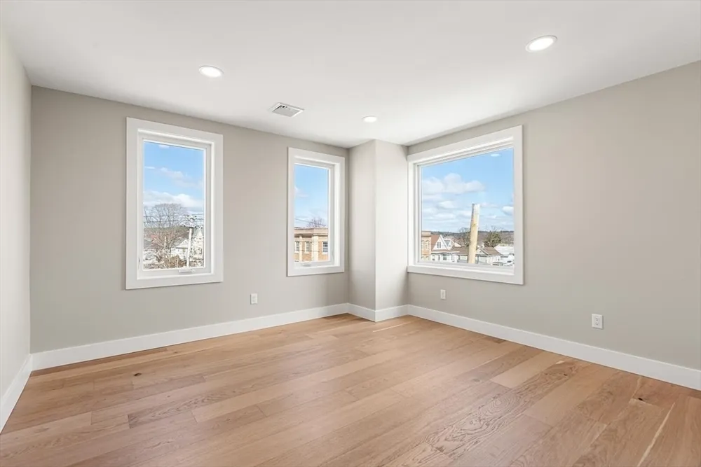 308 Newton St, Waltham, MA 02453