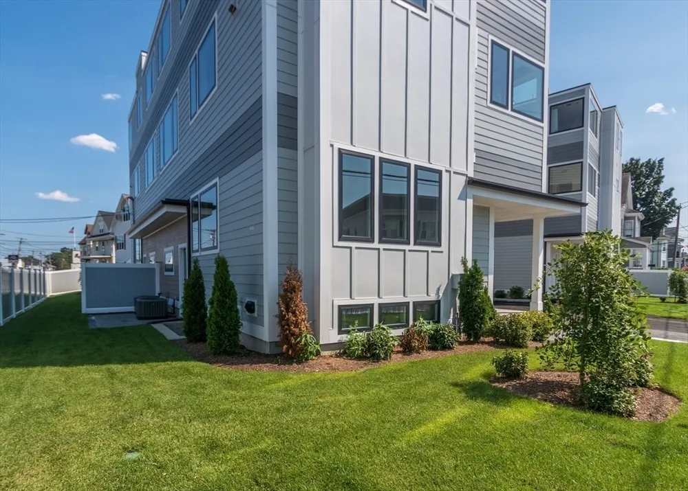 308 Newton St, Waltham, MA 02453
