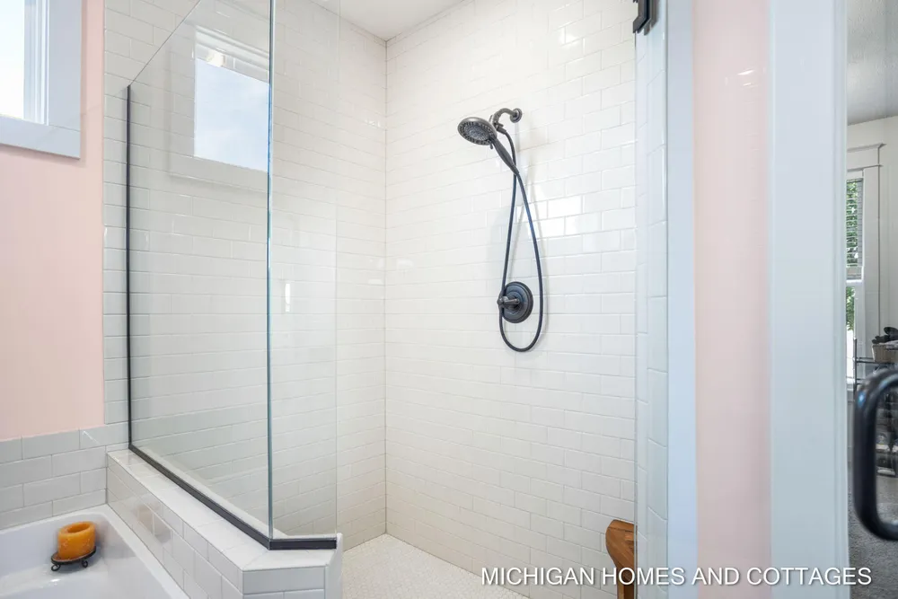 4401 Grand Pt, Holland, MI 49424