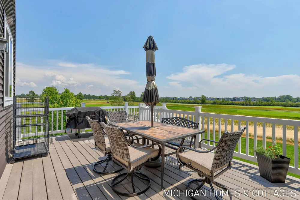 4401 Grand Pt, Holland, MI 49424