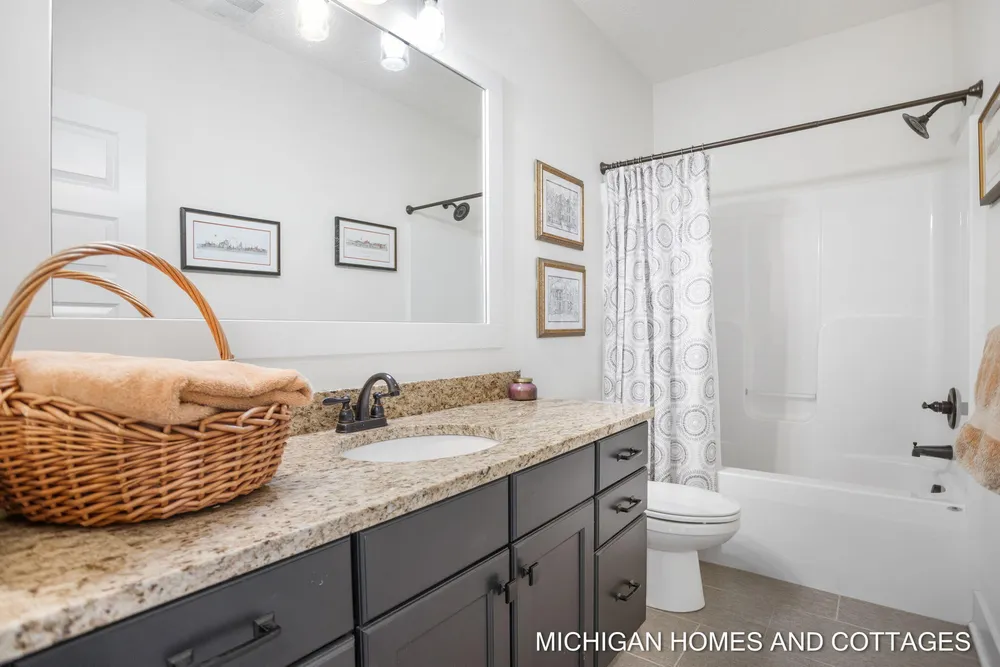 4401 Grand Pt, Holland, MI 49424