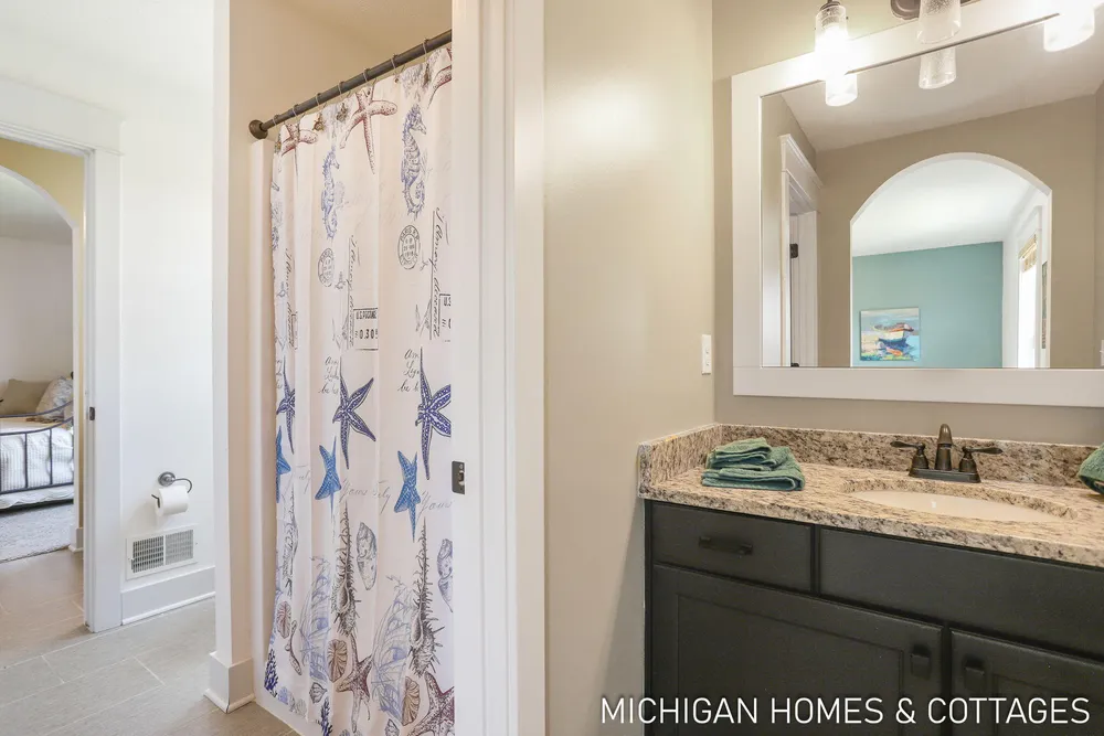 4401 Grand Pt, Holland, MI 49424