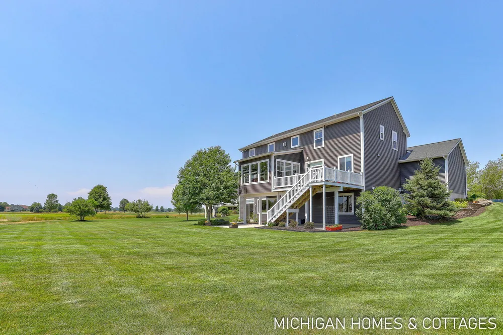 4401 Grand Pt, Holland, MI 49424