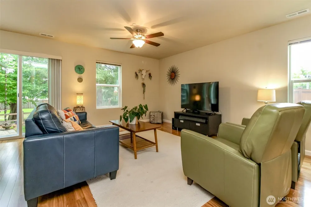 21648 SE 297th Terrace, Kent, WA 98042