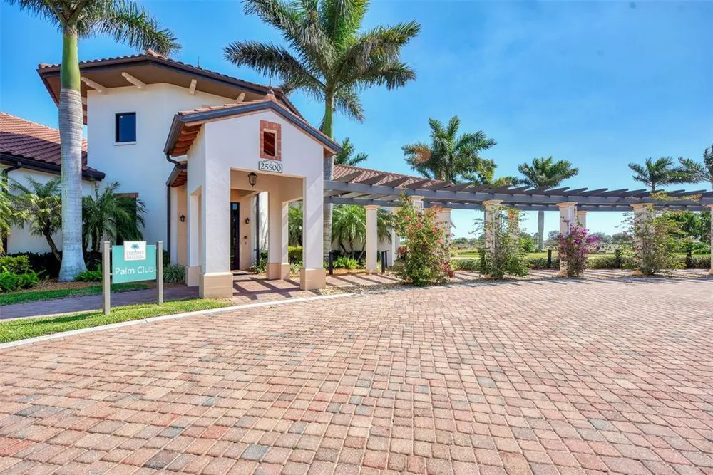 10443 Medjool Dr, Venice, FL 34293