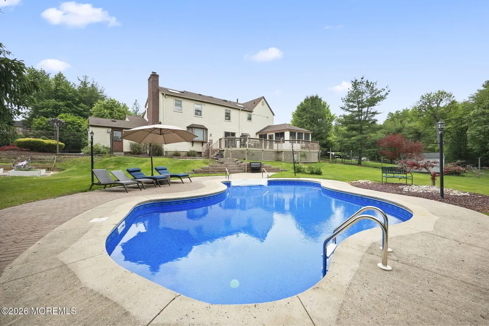 35 Manor Dr, Marlboro, NJ 07746