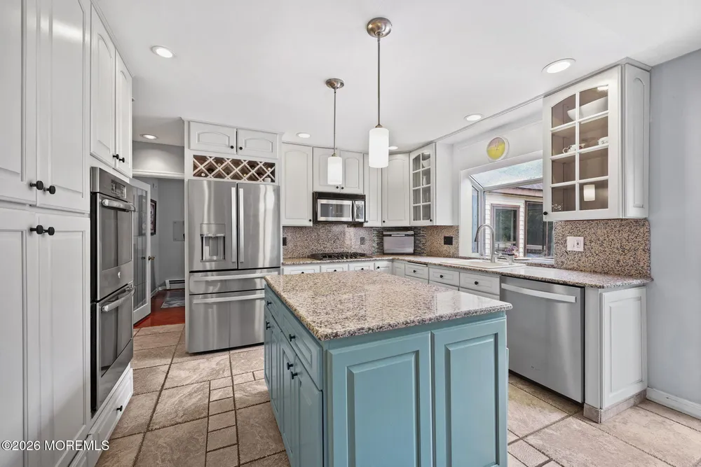 35 Manor Dr, Marlboro, NJ 07746