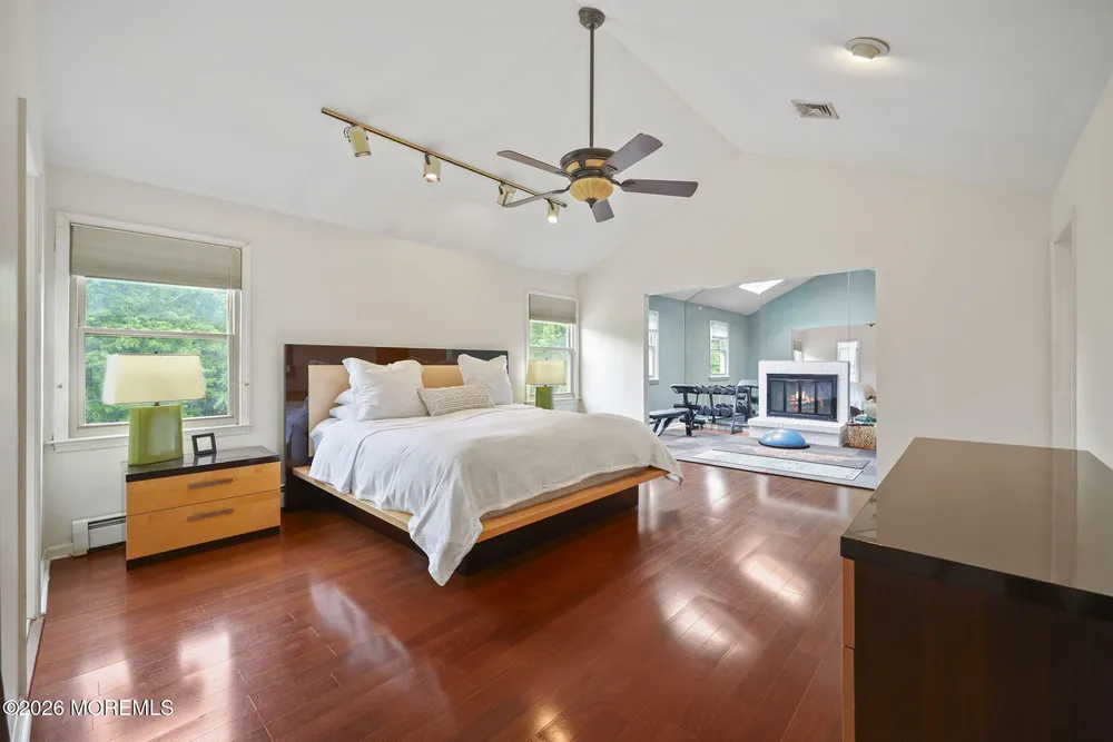 35 Manor Dr, Marlboro, NJ 07746