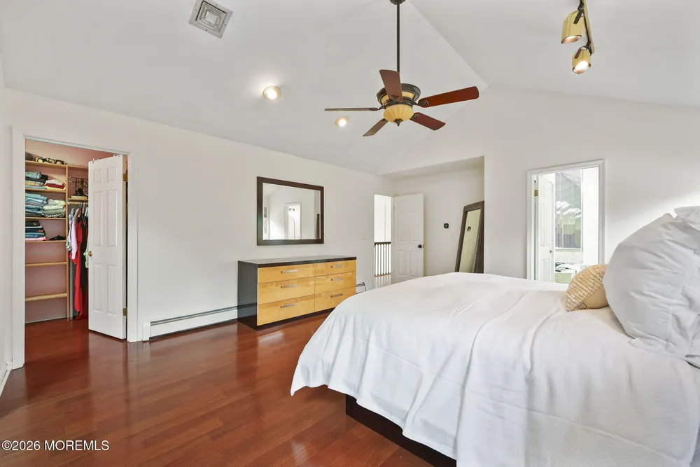 35 Manor Dr, Marlboro, NJ 07746