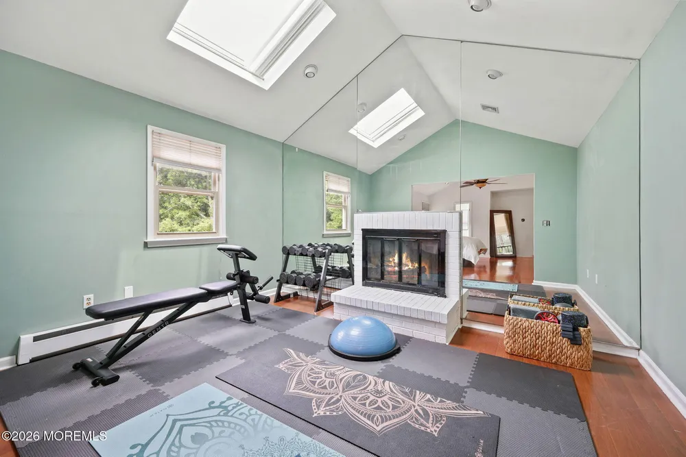 35 Manor Dr, Marlboro, NJ 07746