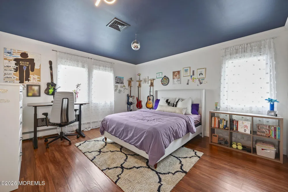 35 Manor Dr, Marlboro, NJ 07746