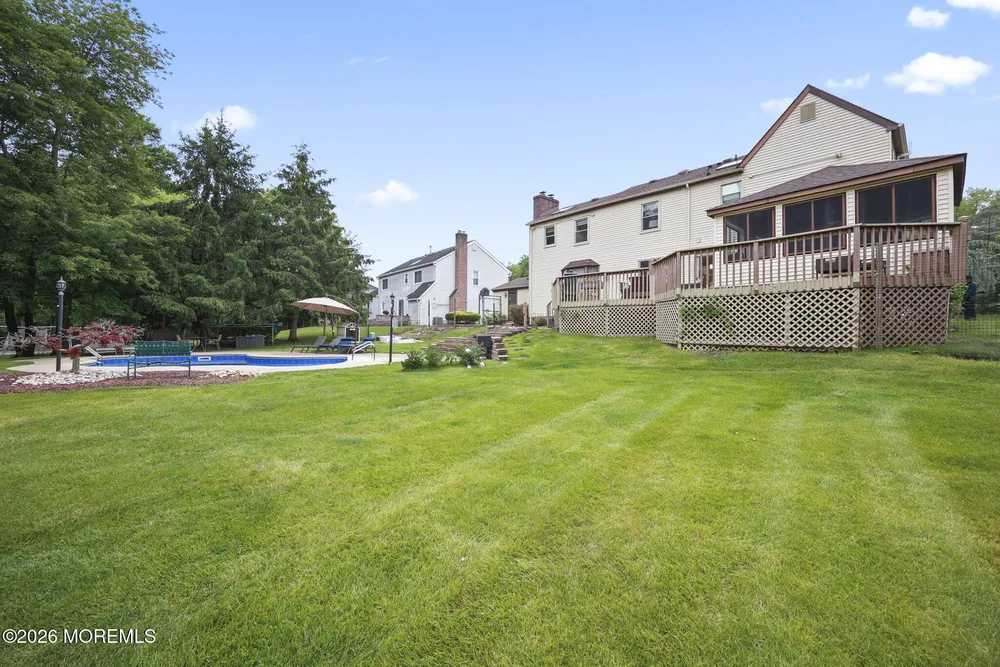 35 Manor Dr, Marlboro, NJ 07746