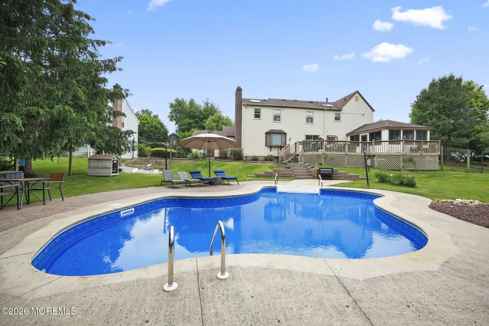 35 Manor Dr, Marlboro, NJ 07746