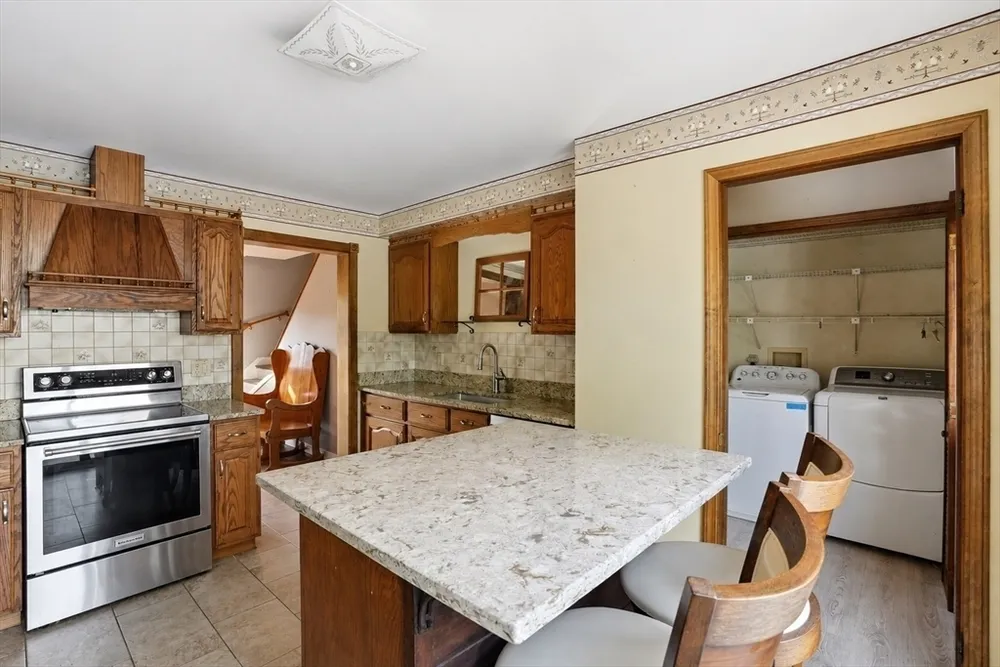 67 Wituwamat Rd, Weymouth, MA 02191