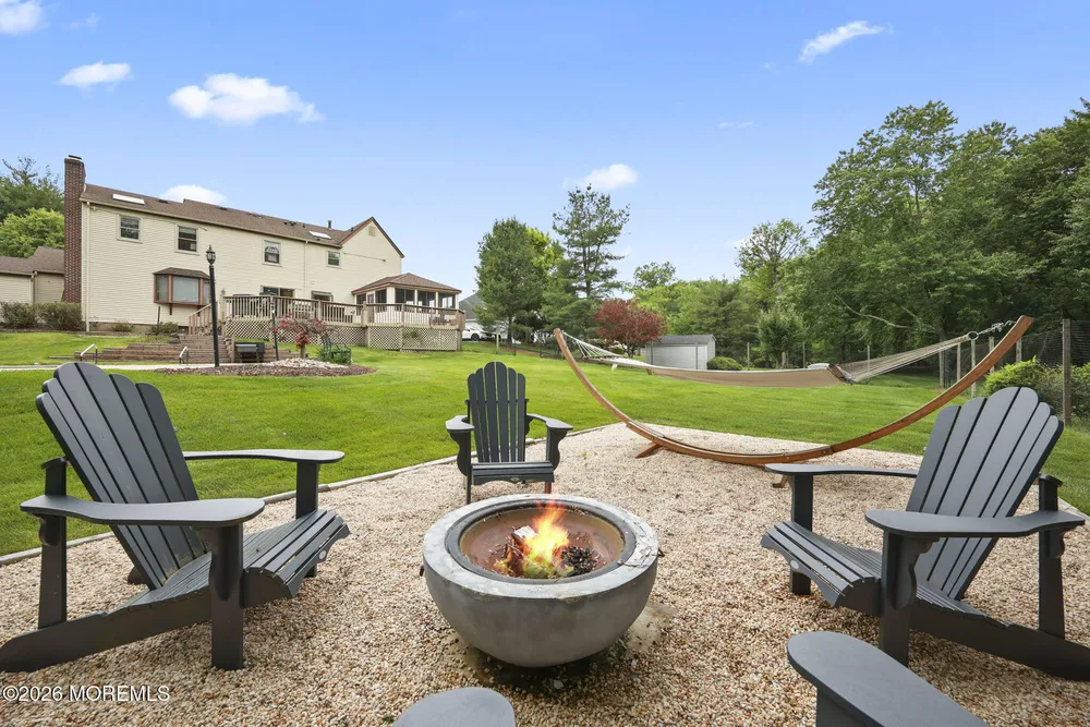 35 Manor Dr, Marlboro, NJ 07746
