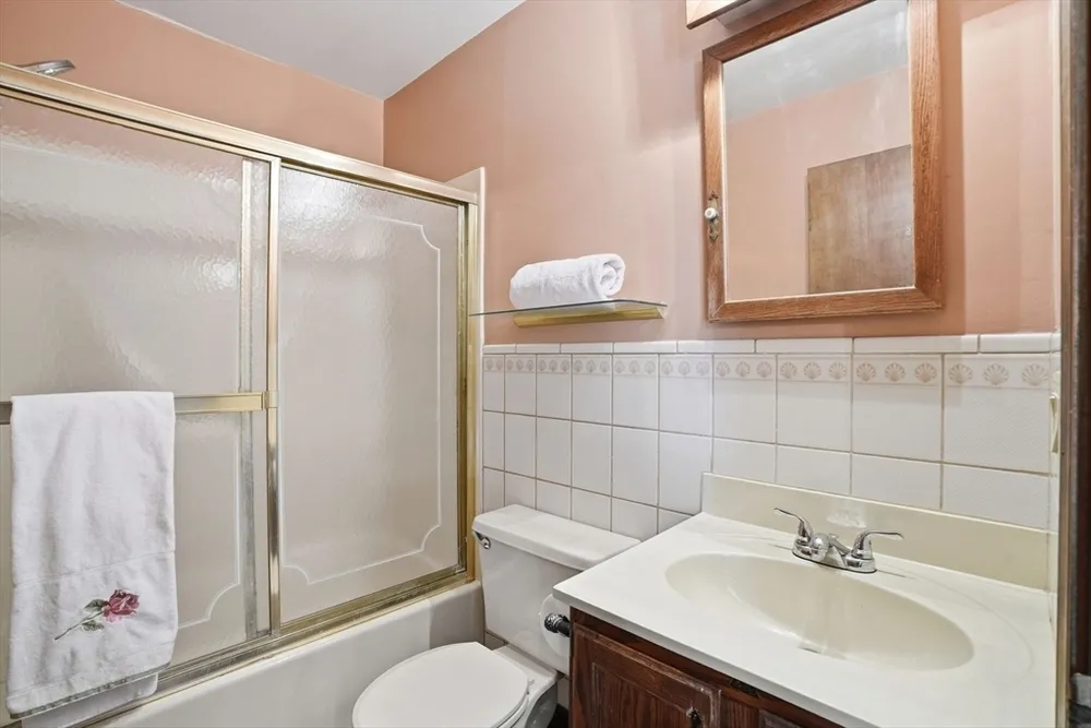 67 Wituwamat Rd, Weymouth, MA 02191