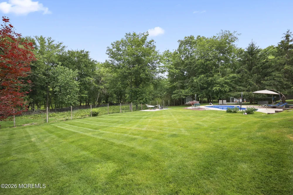 35 Manor Dr, Marlboro, NJ 07746