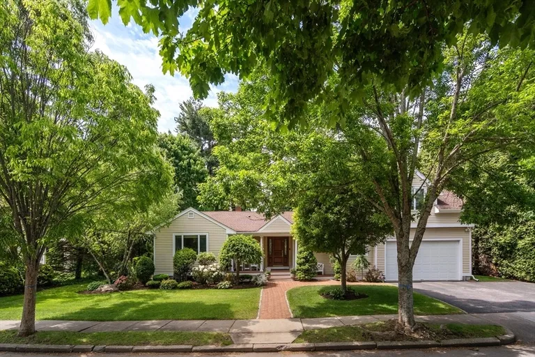 183 Old Farm Rd, Newton, MA 02459