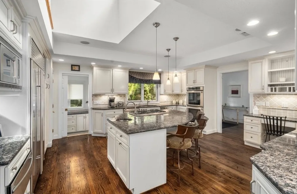 183 Old Farm Rd, Newton, MA 02459