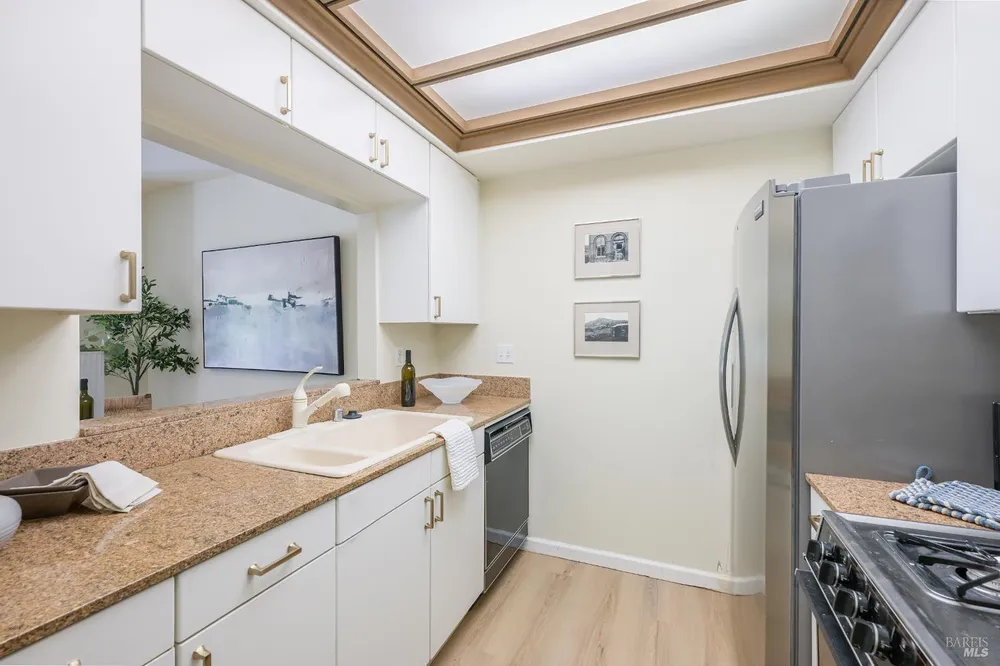 200 Deer Valley Rd, San Rafael, CA 94903