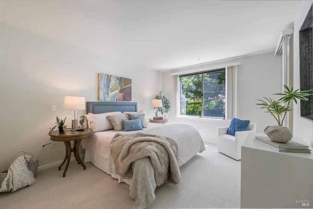 200 Deer Valley Rd, San Rafael, CA 94903