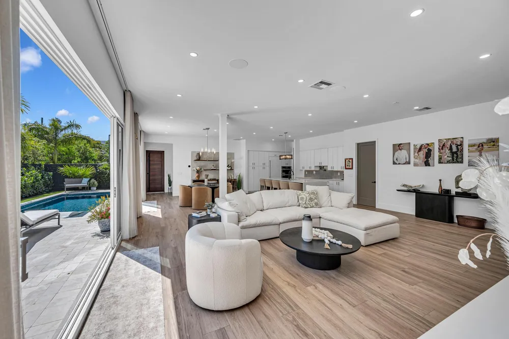 618 NE 15th Ave, Fort Lauderdale, FL 33304