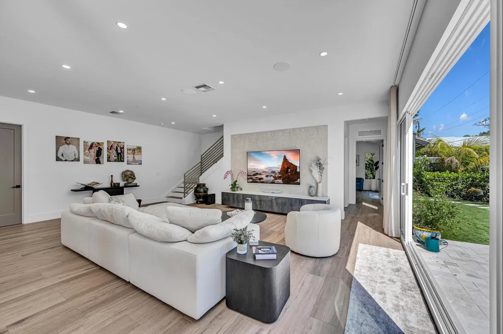 618 NE 15th Ave, Fort Lauderdale, FL 33304